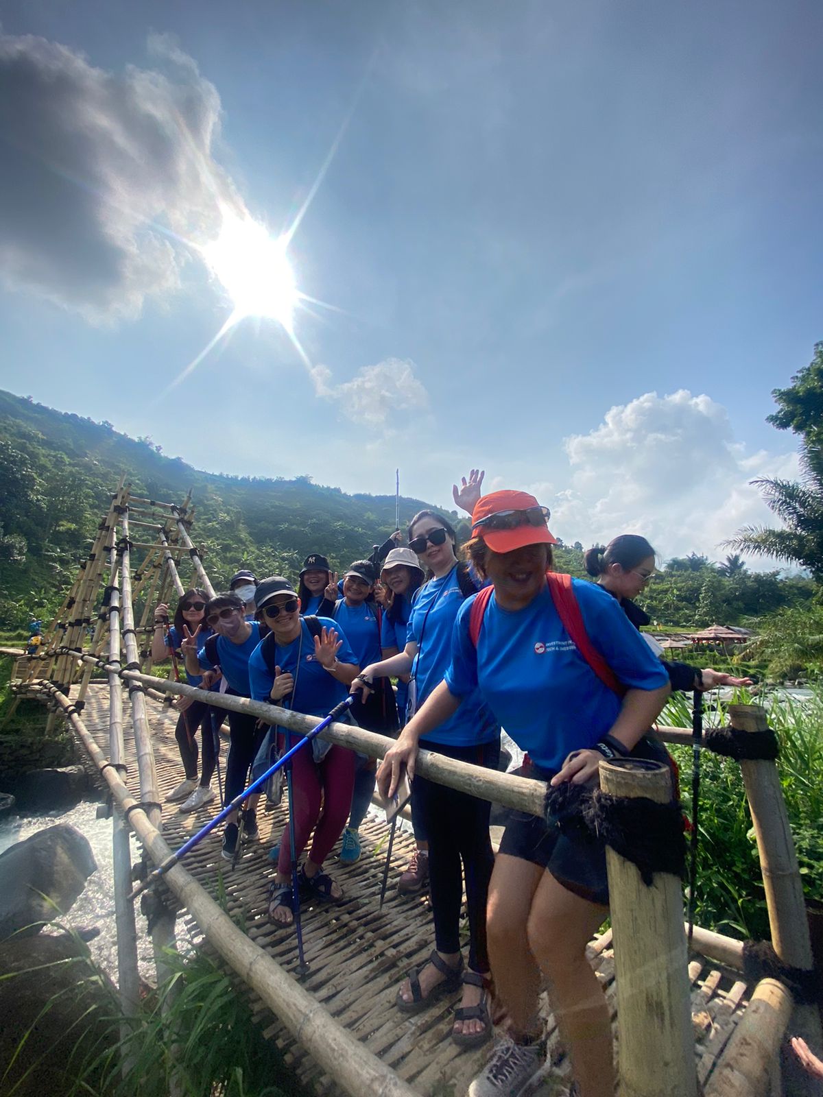 paket trekking corporate
